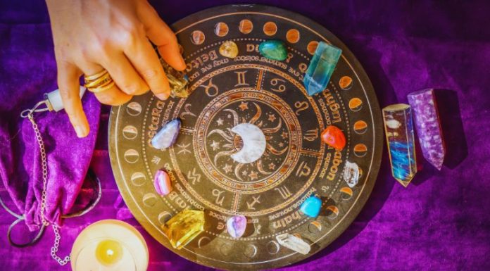 VODOLIJA:Horoskop za zadnje dane godine, saznajte kako će vam se završiti 2025!