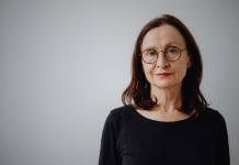 Greške koje mnoge žene prave nakon 40. godine: Četiri stvari koje zrelim damama ne stoje!